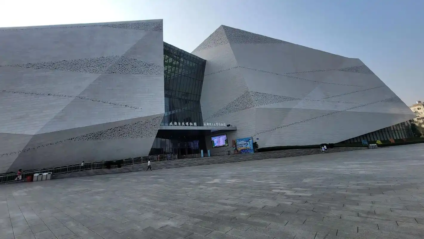 打卡第一站92——成都自然博物馆 93从浩瀚宇宙到飞禽走兽[跳跳]