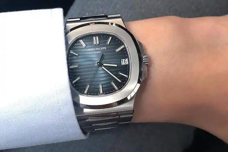 ppf百达翡丽鹦鹉螺5711蓝盘款 让我们一同领略尊达大师的舷窗情怀!