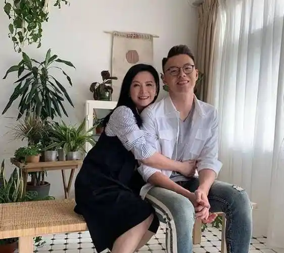 原创56岁的曾华倩经历三段感情都以失败告终真的都是男人的问题