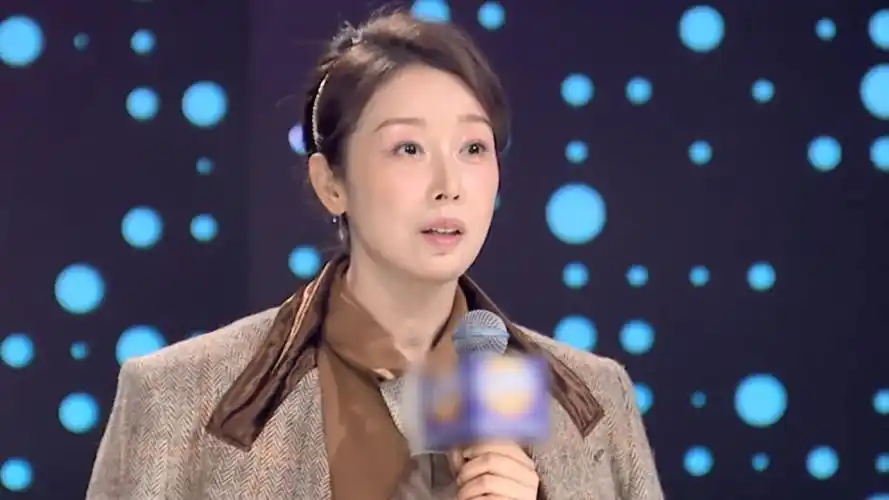 妈妈咪呀:孙悦致敬戍边警察,在线回忆文艺兵军旅生涯