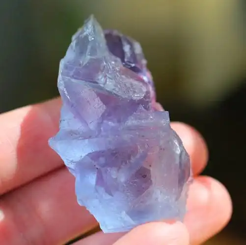 天然蓝紫色俏色萤石原石矿物标本