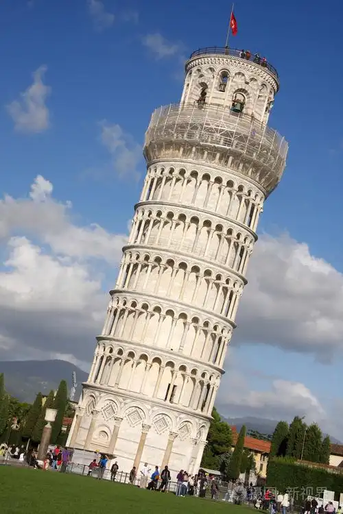 著名的倾斜在意大利的比萨斜塔