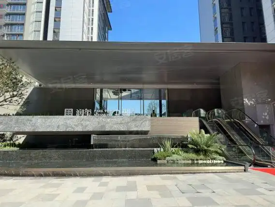 深圳南山大冲华润城润玺(二期)润玺二期,120平三房,黑色系家私出租