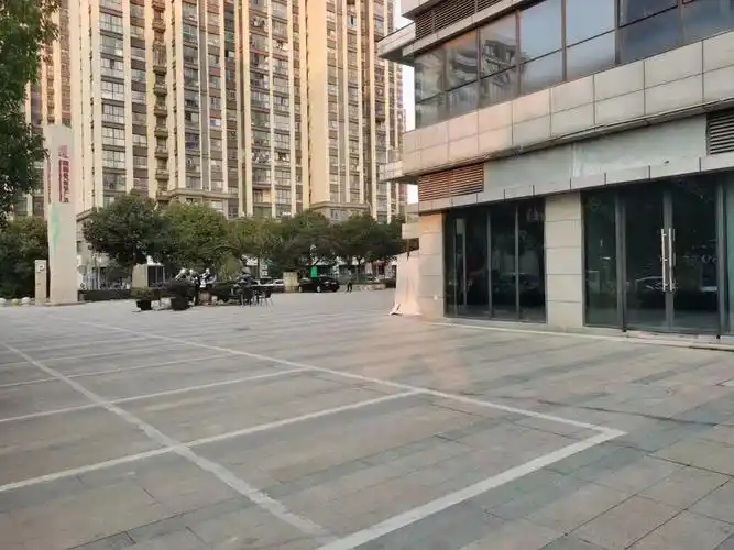 首付30万,新北万达旁曼哈顿沿街铺成熟,常州新北新区公园曼哈顿广场科