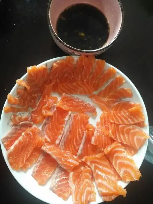 看网络吃播生吃三文鱼,就买了这,这么一点53.