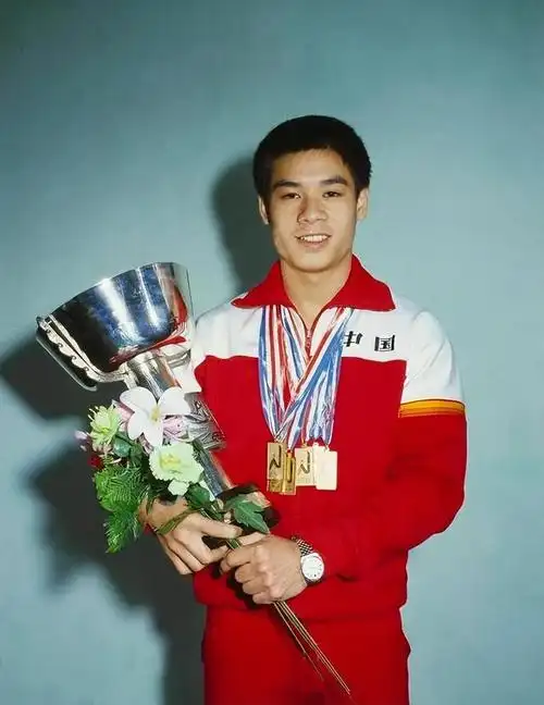 前奥运体操冠军李宁身家百亿