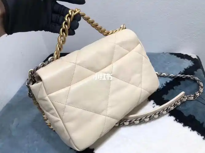 chanel 19bag 小号 杏色_香奈儿怎么样_杏色_bag_最爱的包包_时尚