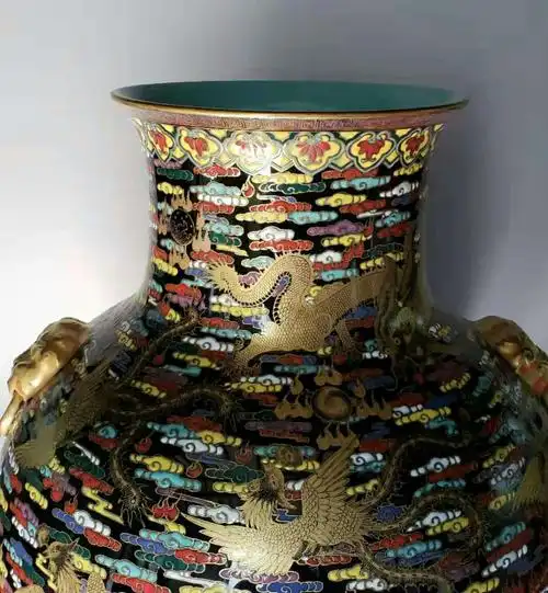 官窑赏珍:雍正乌金釉地珐琅彩描金龙凤双耳撇口尊!