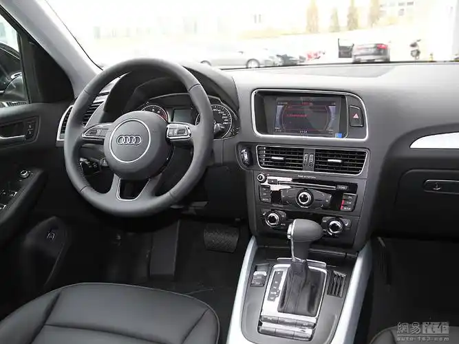 奥迪q5 2013款 40 tfsi quattro技术型--内饰自由 / 163
