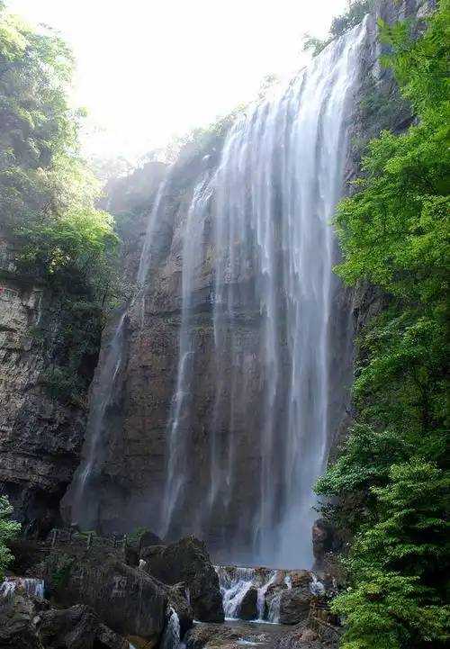 三峡大瀑布半日游