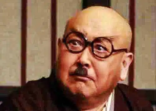 这种胡子有一个名字叫做卫生胡,在西方很多男人都喜欢留胡子,这是他们