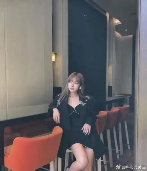 离开罗志祥后周扬青晒美照大秀事业线性感霸气生活充实且精致