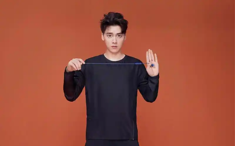 帅气清新李易峰壁纸简单运动风的帅气