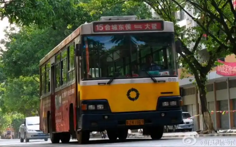怀旧视频,当年新会新福利公交珠江客车巴士珍贵视频,当时公交是15路会