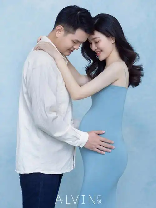 简约孕照113和宝贝的第一张合照