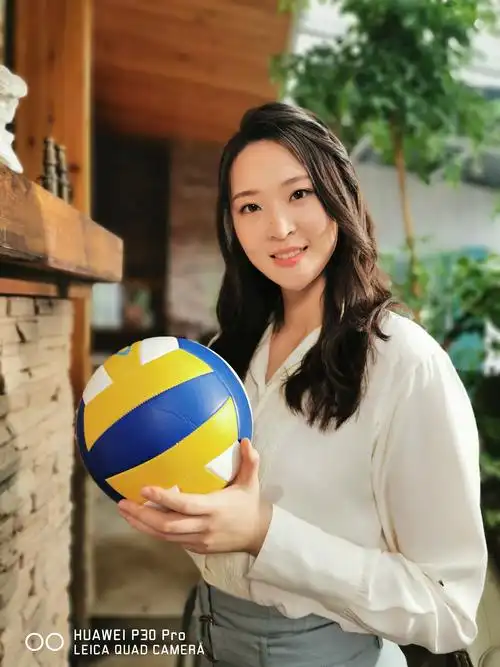 惠若琪 |坚持热爱,活成一束光,照亮自己,成就更好的他们