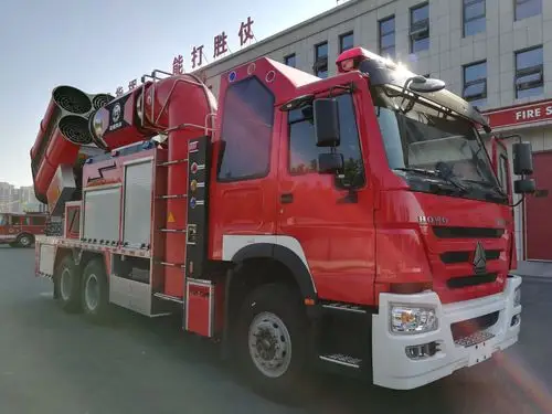 淄博市公安消防支队特勤大队一中队组织驾驶员对车辆性能进行测试