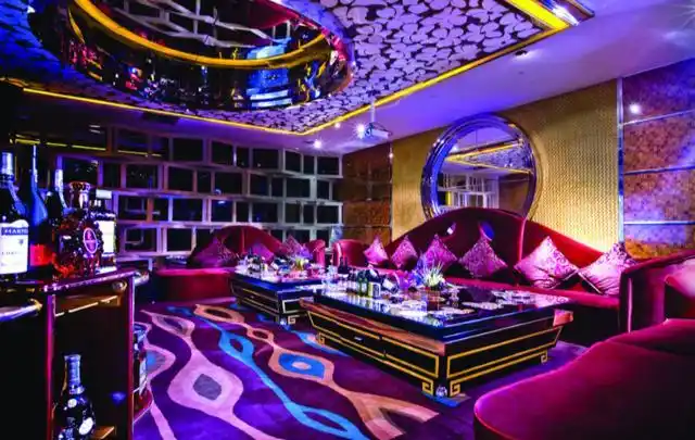 为什么有些ktv的包厢内,会安装卫生间?上厕所只是功能之一