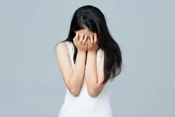 有时候,这种压力让他们感到窒息,甚至陷入崩溃的边缘.