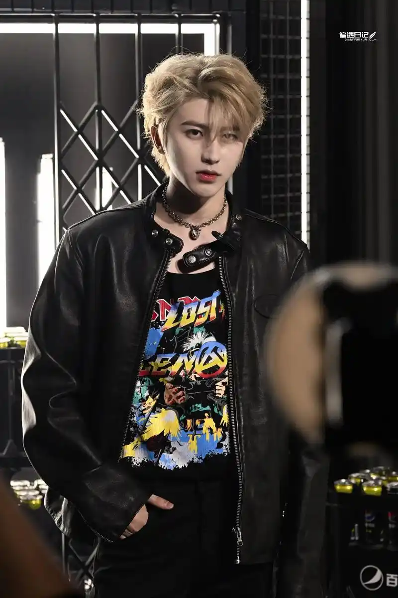 蔡徐坤 #美神降临 漫画里走出来的王子#百事可乐代言人蔡徐 - 抖音