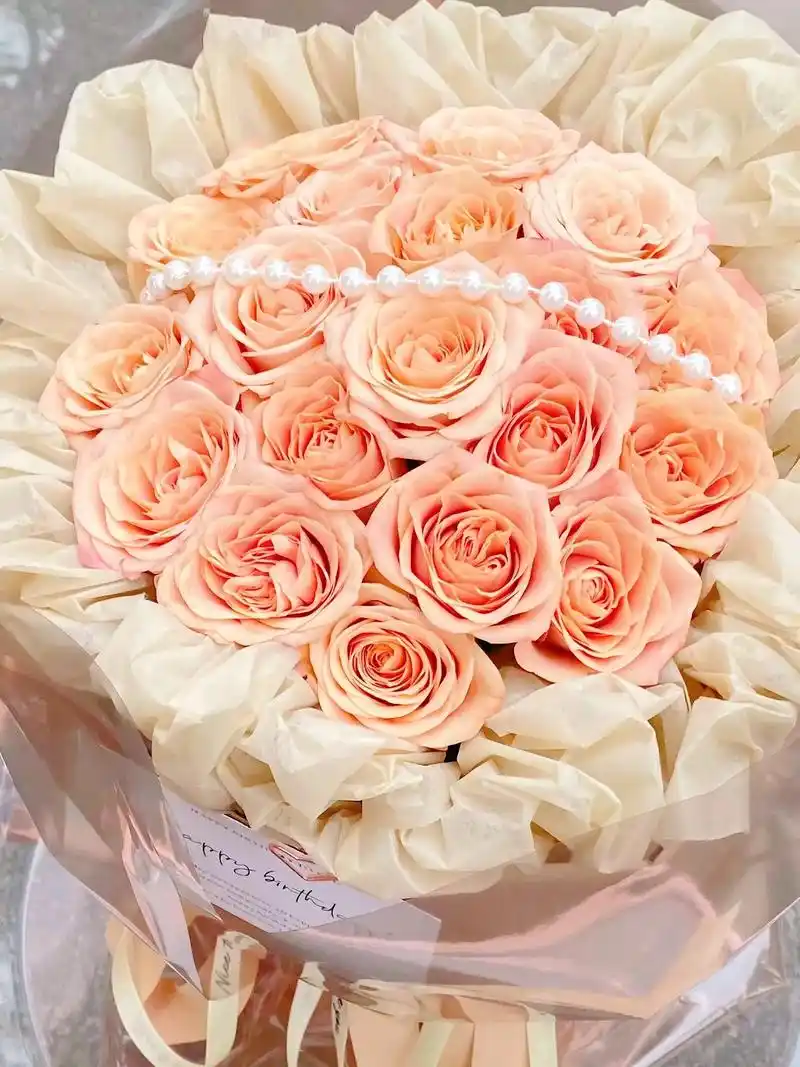 卡布奇诺圆形花束.复古有质感的卡布奇诺,圆形花束,简约即是经 - 抖音