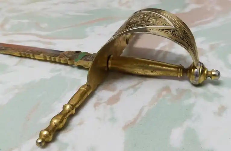 03西班牙镀金武士军刀1把