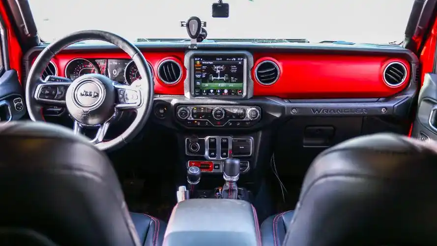 2019款牧马人jl rubicon内饰