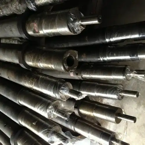 震雄注塑机螺杆料管