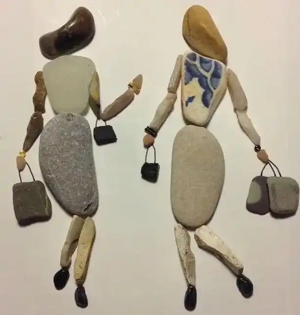 分享一组有趣石头拼图(来自网上)你看到这样的艺术作品有没有也 - 抖