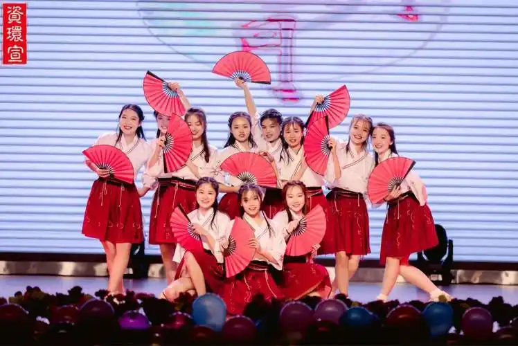 我院大学生积极参加校园舞蹈大赛