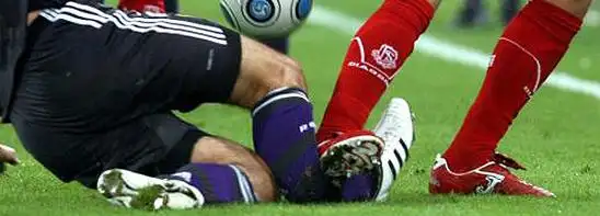 盘点世界体坛惨烈断腿事件多图血腥胆小慎入