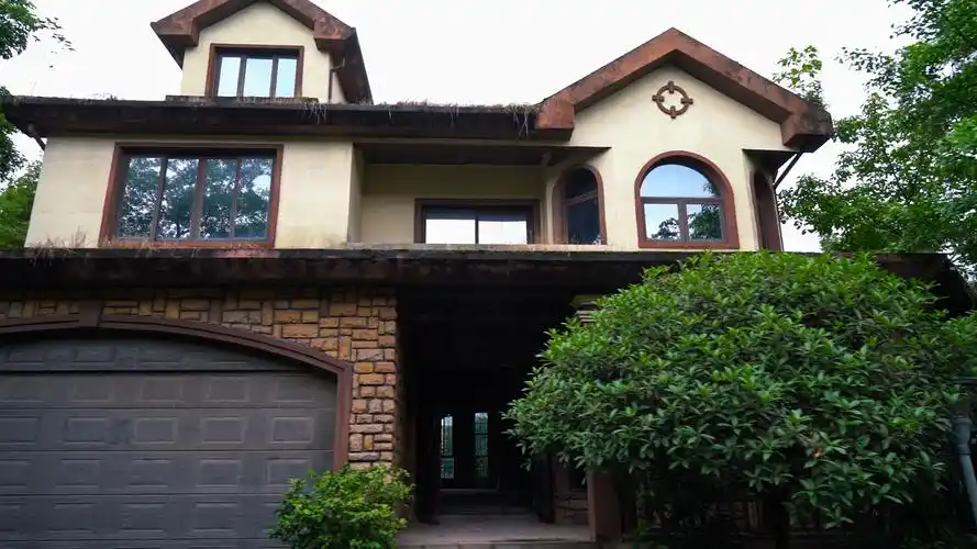 重庆市九龙坡区含谷镇西郊庄园小区 五套独栋别墅推介