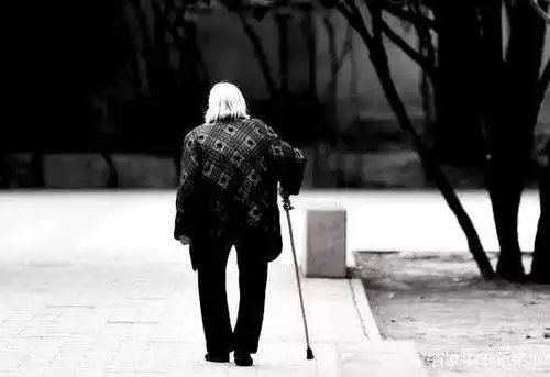 孤独的老人,虽败犹荣!
