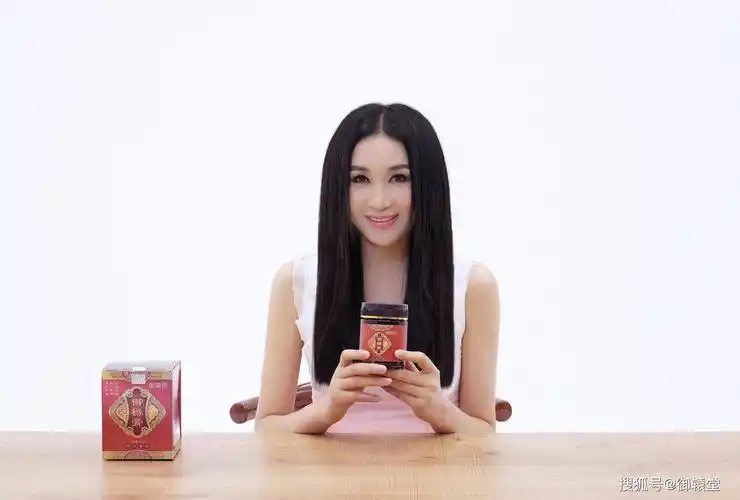 知名女星温碧霞代言御辕堂膏滋产品