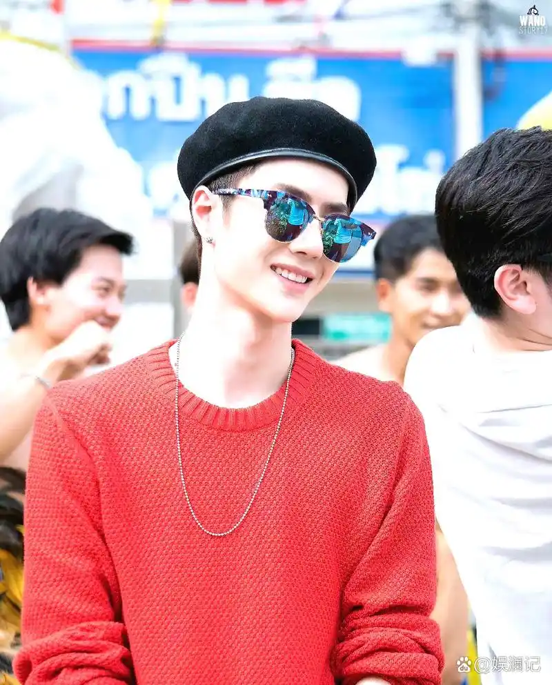 真的可爱 本 性 暴 露 了,王一博真是内娱戴帽子最好看的男艺人