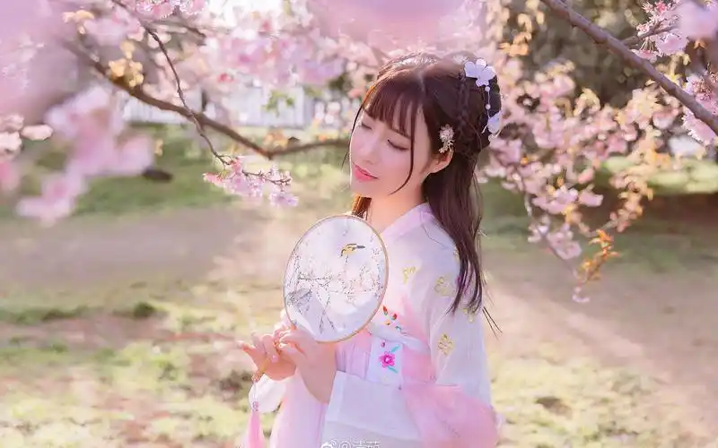 唯美古风少女粉色汉服高清壁纸