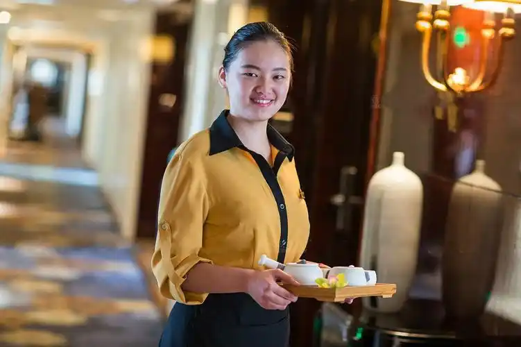 西餐厅服务员 restaurant server