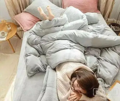 冬天被窝捂不热?那是内芯没选好,挑选保暖被子攻略