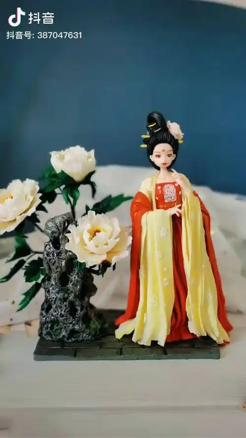 拖了很久很久的作品终于手忙脚乱地做完了软陶古风人物黏土手办古风