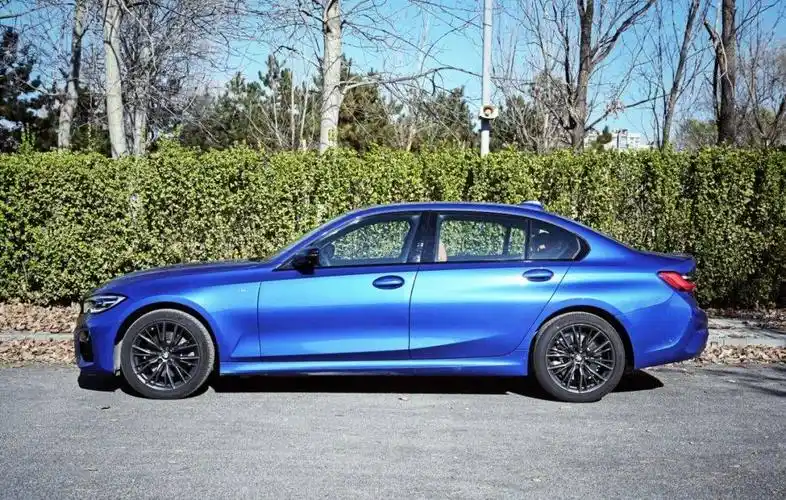 "万变"不离其宗 试驾宝马330li xdrive