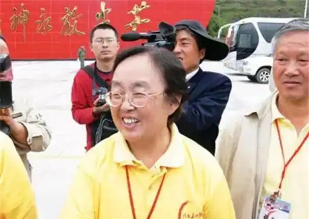 在军工研究所里,她跟丈夫沙志强踏踏实实地工作了大半辈子.