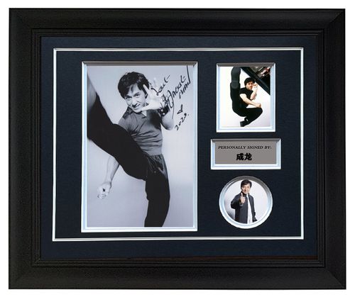 现货收藏 成龙亲笔签名照片6寸含证书裱框