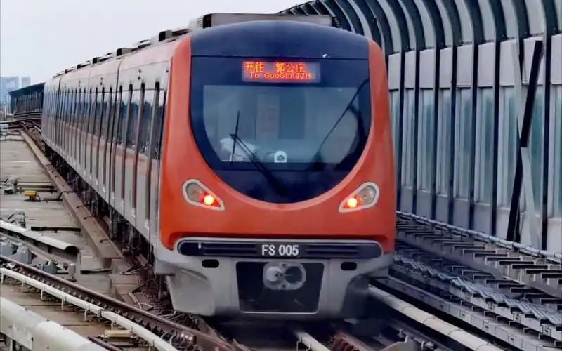 【北京地铁】响起vvvf的声音!房山线未厂修的bjd01型列车进出站合集