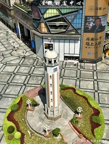 所以说,不管重庆的路线怎么玩,住在解放碑都是最方便,你认为呢?