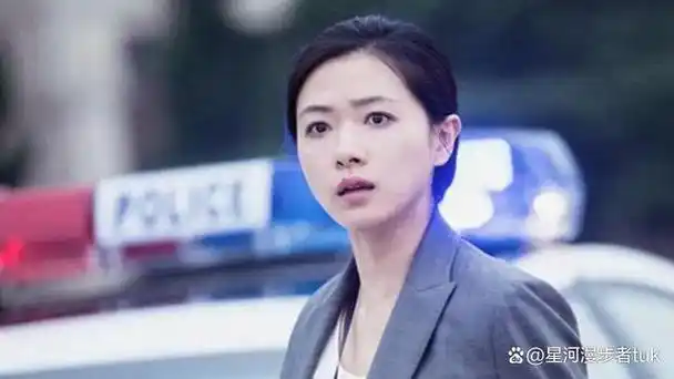 万茜出演的电视剧《我家有喜》播得很好.她也算是小火了一把.