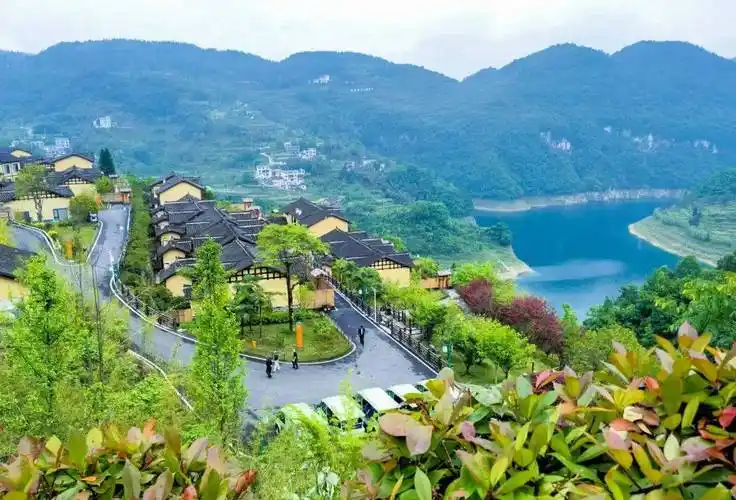 湖南省旅游民宿协会——凤凰旅投开发建设集团有限公司"竹山乡居"