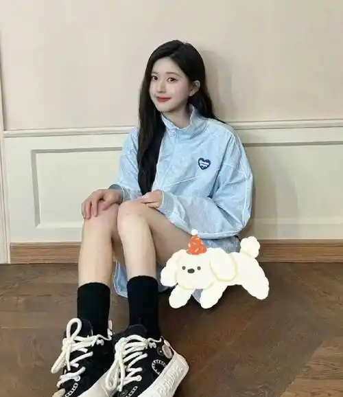 赵露思穿jk照片,俏皮可爱_青春_活力_挑战