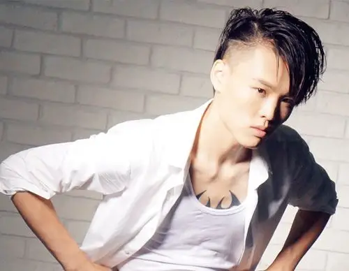 【图】春秋配张玮歌词欣赏 演绎旧上海的灰色情调