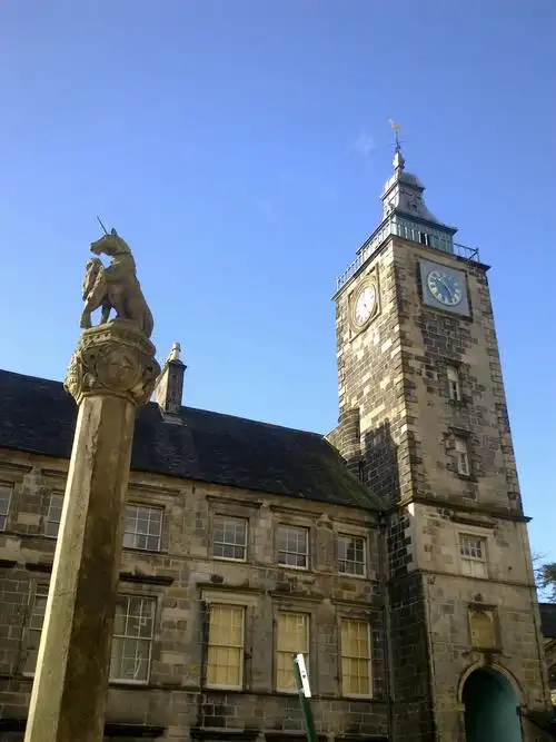 p>斯特灵大学(university of stirling,又译斯特林大学,史特灵大学)