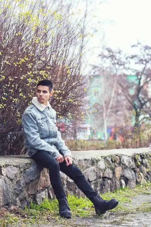 一个年轻小伙子的肖像